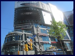 Dundas Square 